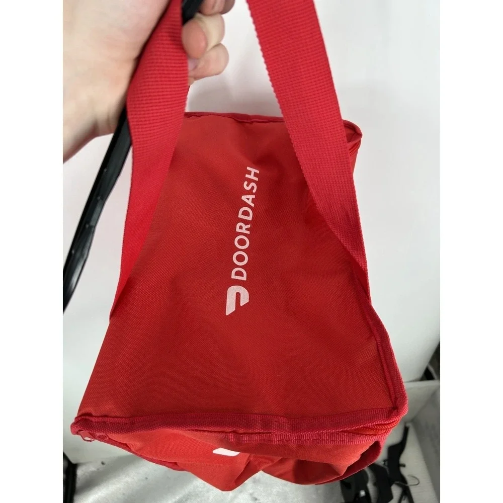 Doordash Insulated Food Delivery Bag Red Spellout Logo Thermal Lined Tote Zipper